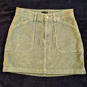 Roxy corduroy mini skirt. Army green, small